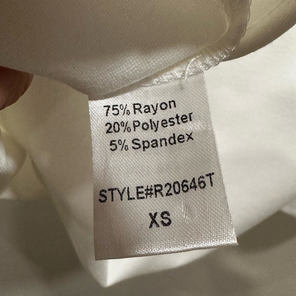 Tuckernuck Miranda Off Shoulder 3/4 Length Top White NWOT XS - Picture 7 of 13